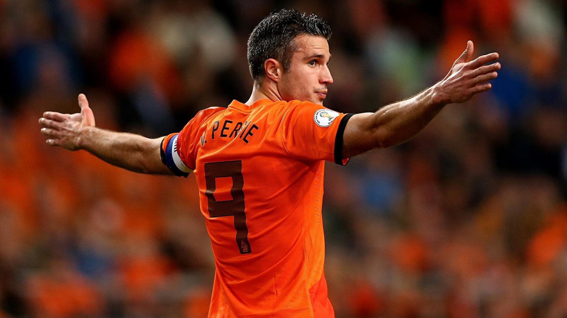 “亚戈·卡尔曼的防守与进攻双重威胁,助美洲狮队稳步前进”